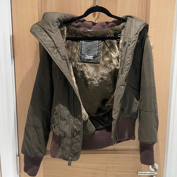 Aritzia TNA Vail Parka Coat/Goose Down Coat Size LARGE Dark Olive - Picture 1 of 3